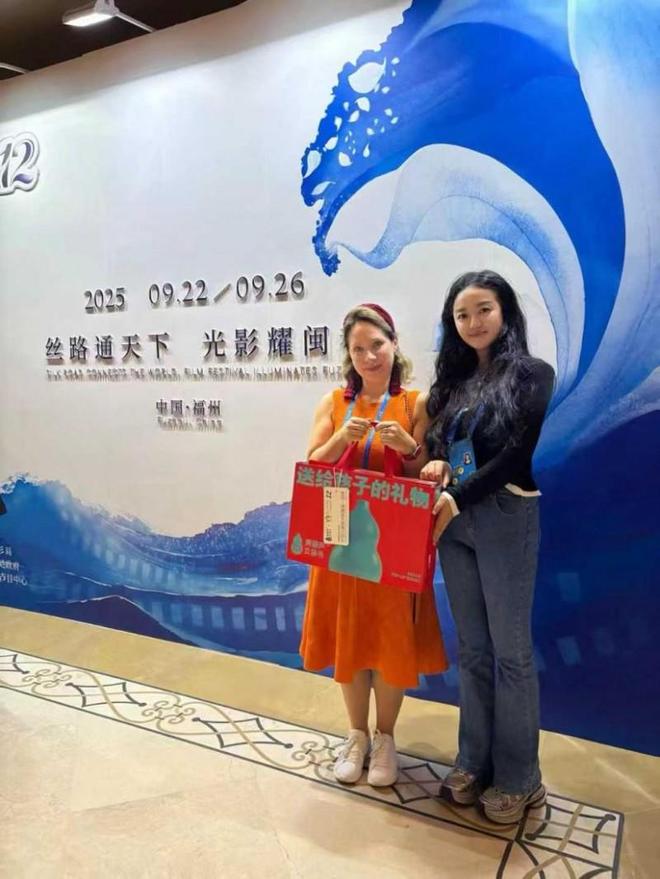 然是能打开的丝绸之路和六语种点读笔！新葡